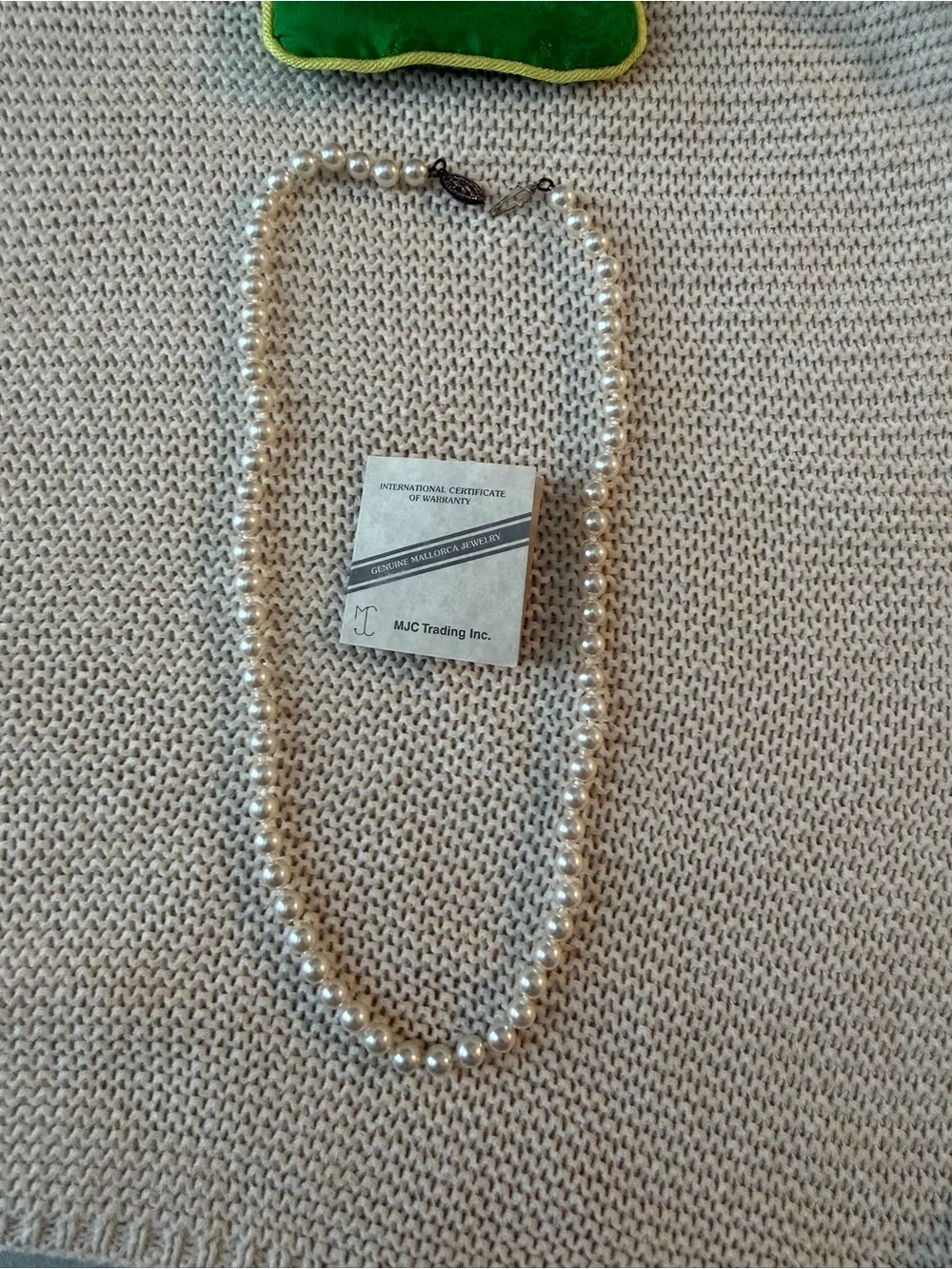 Lustrous White Pearl Necklace – Timeless Single-Strand Elegance